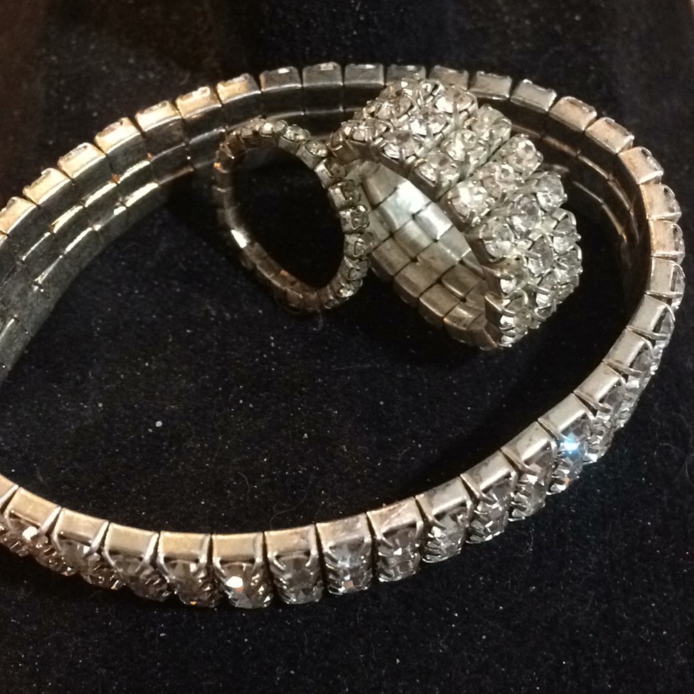 Vintage Rhinestone Stretch Bracelet with Two Matching Rings - Picture 2 of 5